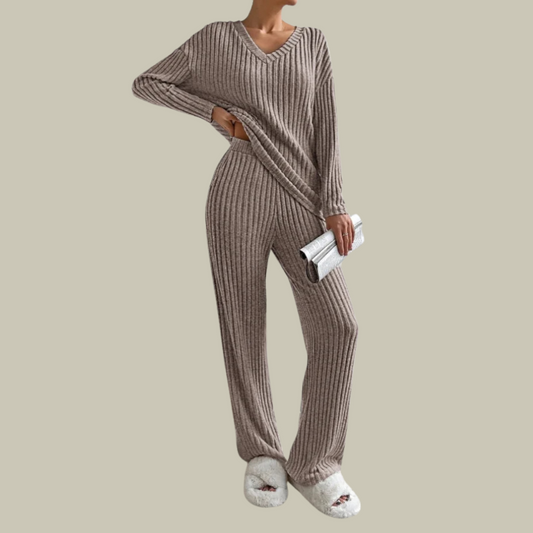 Briella | Dames Wol V-Hals Top en Rechte Broek Set